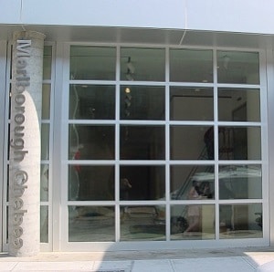 Glass Garage Doors for Art Galleries-Body